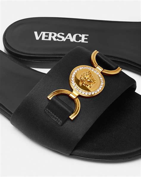 medusa '95 satin flat sandals